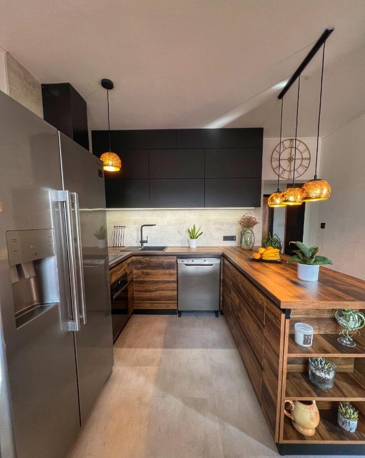 Apartmani Mia Palit Luaran gambar