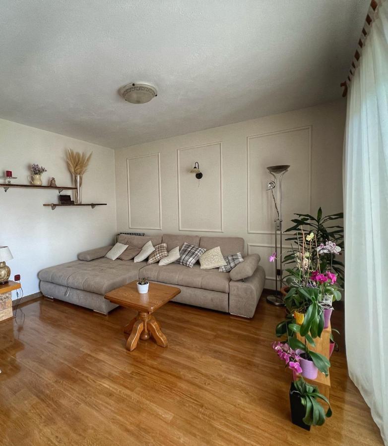 Apartmani Mia Palit Luaran gambar