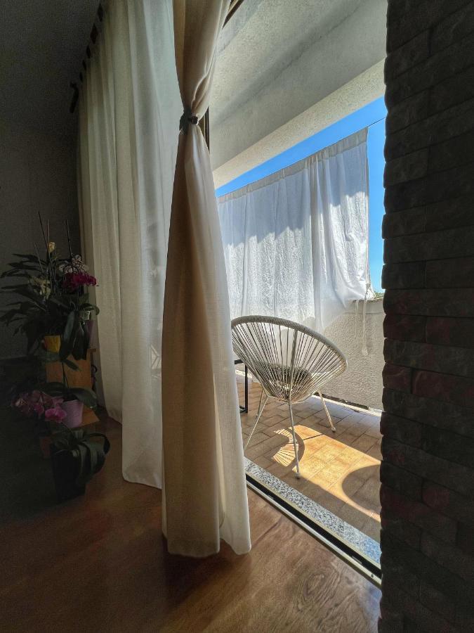 Apartmani Mia Palit Luaran gambar