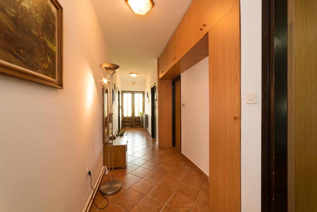 Apartmani Mia Palit Luaran gambar
